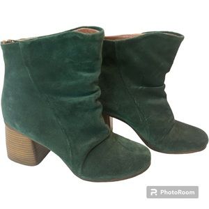 Girotti green suede ankle boots hunter green